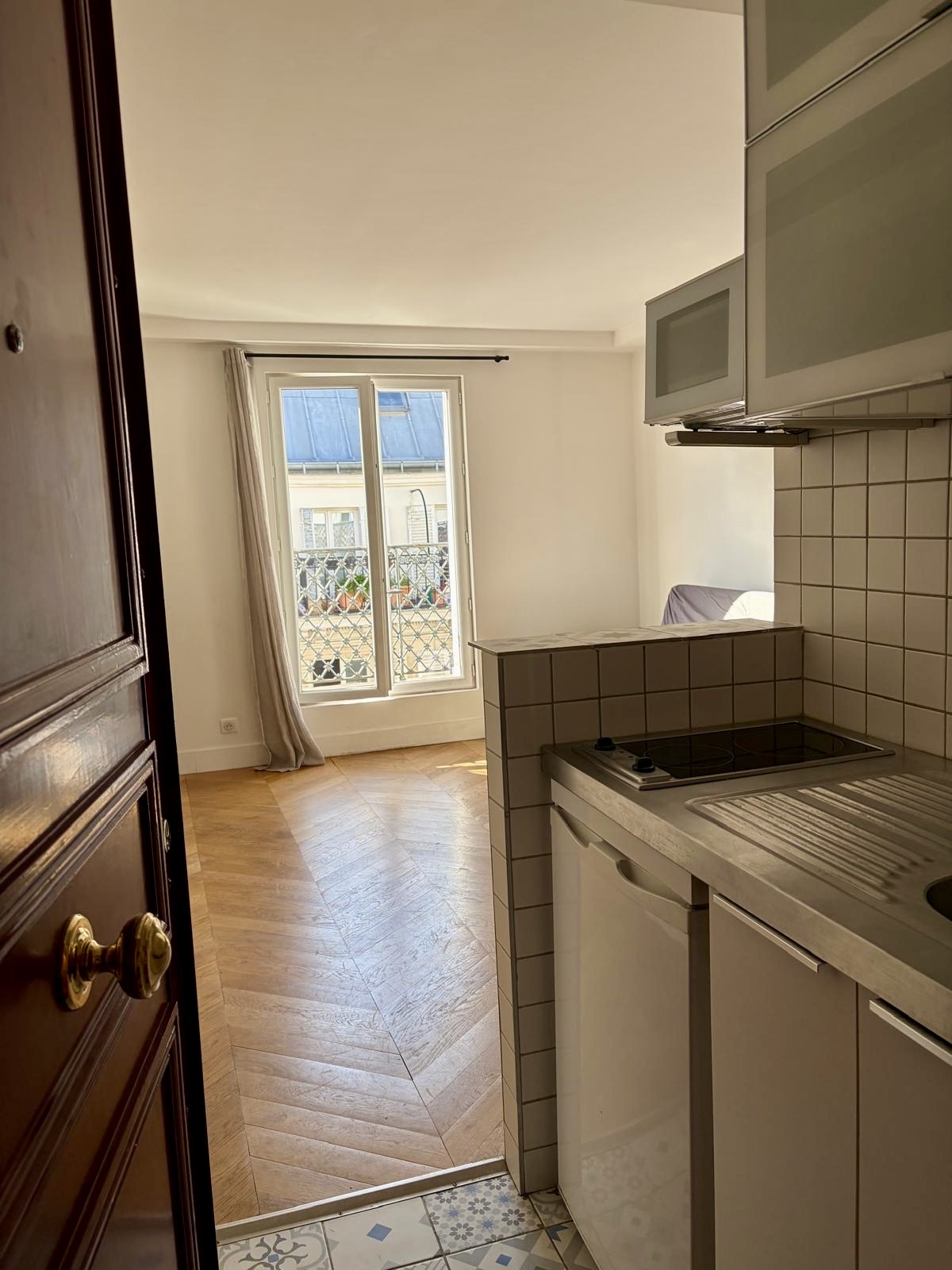 Studio with balcony, 09, 1200.00 EUR, photo 2