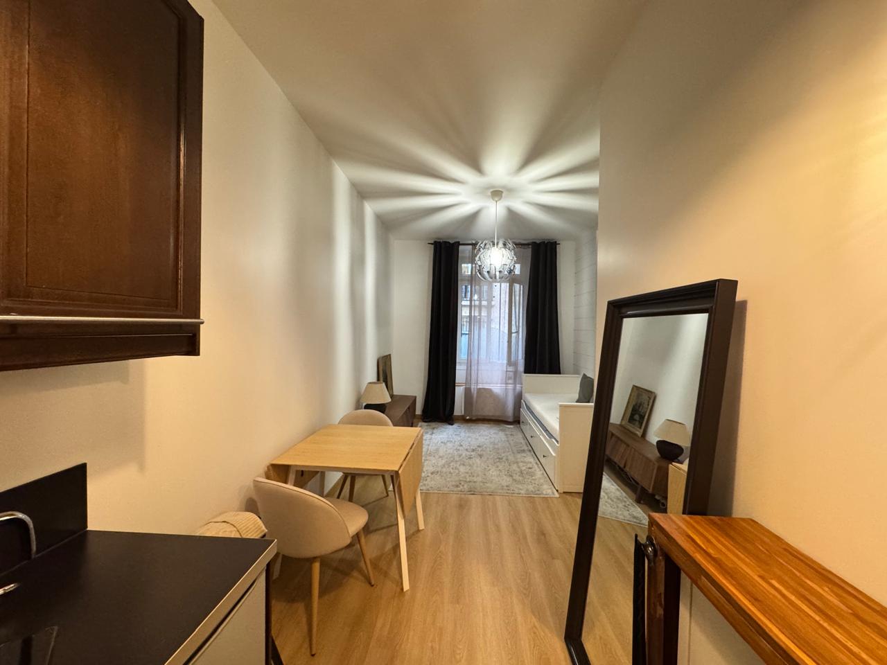 Studio dans 1er Arrondissement, 01, 1800.00 EUR, photo 2