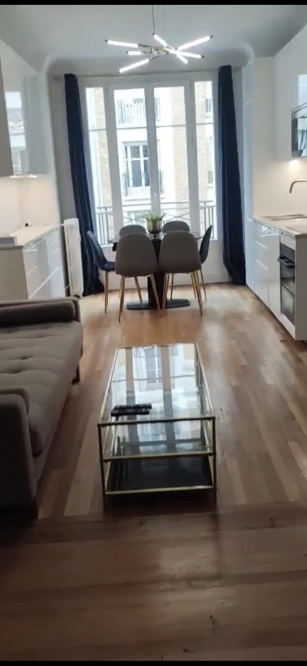 Красивая 3-к квартира Париж 17, 17, 2540.00 EUR