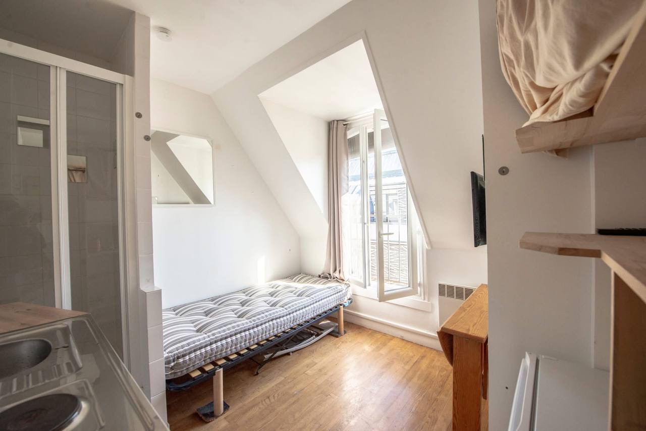 Studio with balcony, 15, 890.00 EUR