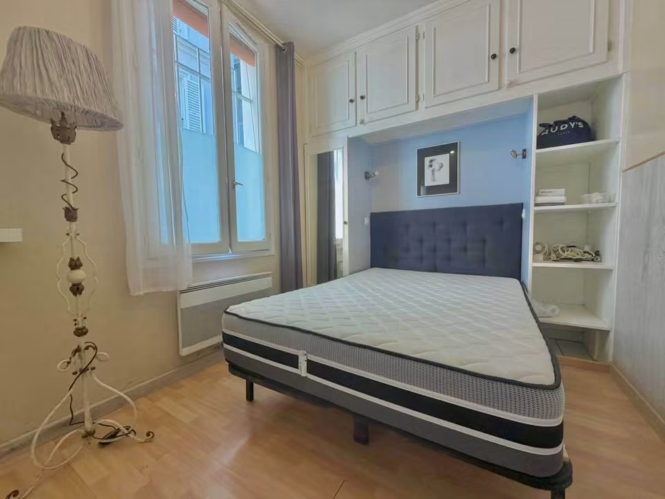 Студія біля тріумфальної арки, 16, 850.00 EUR