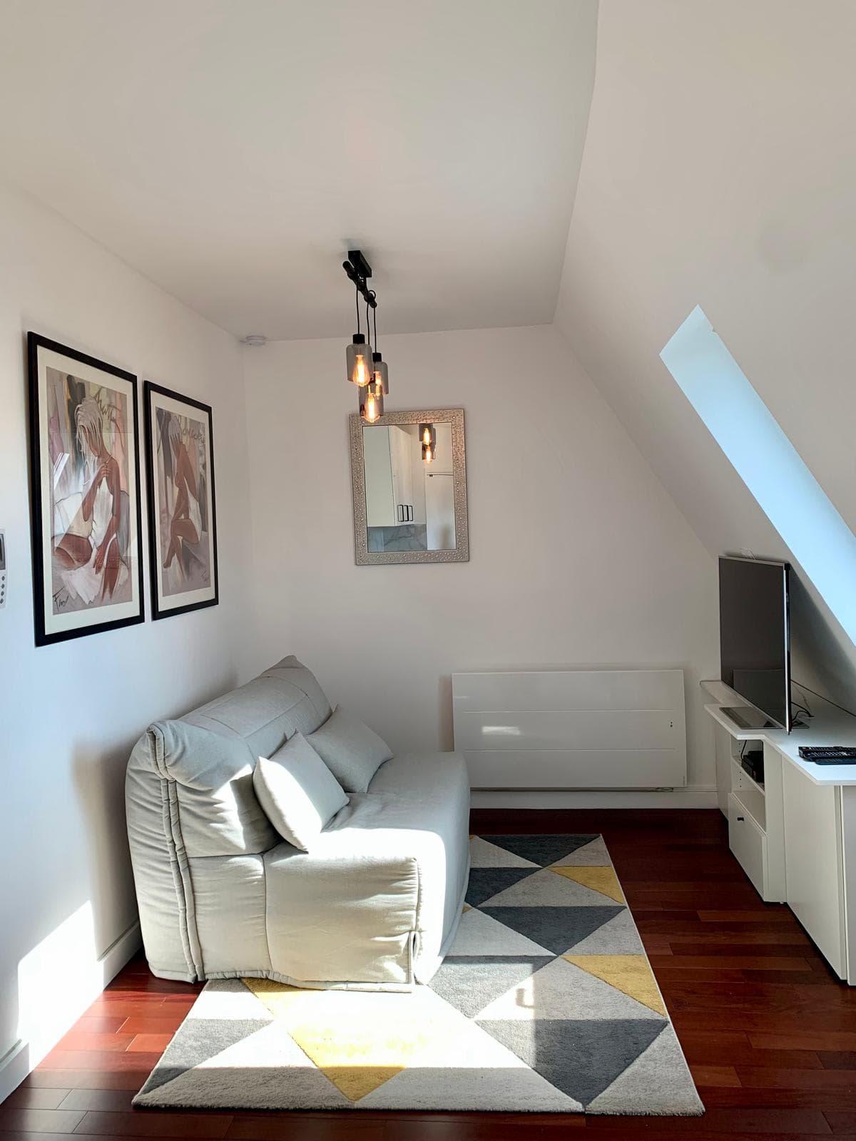 Studio in the 8th district of Paris, 08, 1350.00 EUR