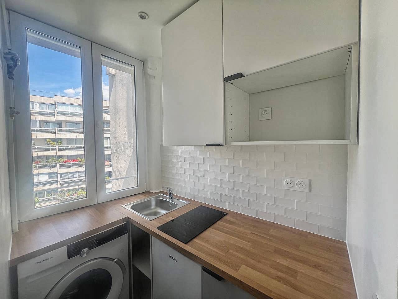 Студія о 16-му, 16, 820.00 EUR