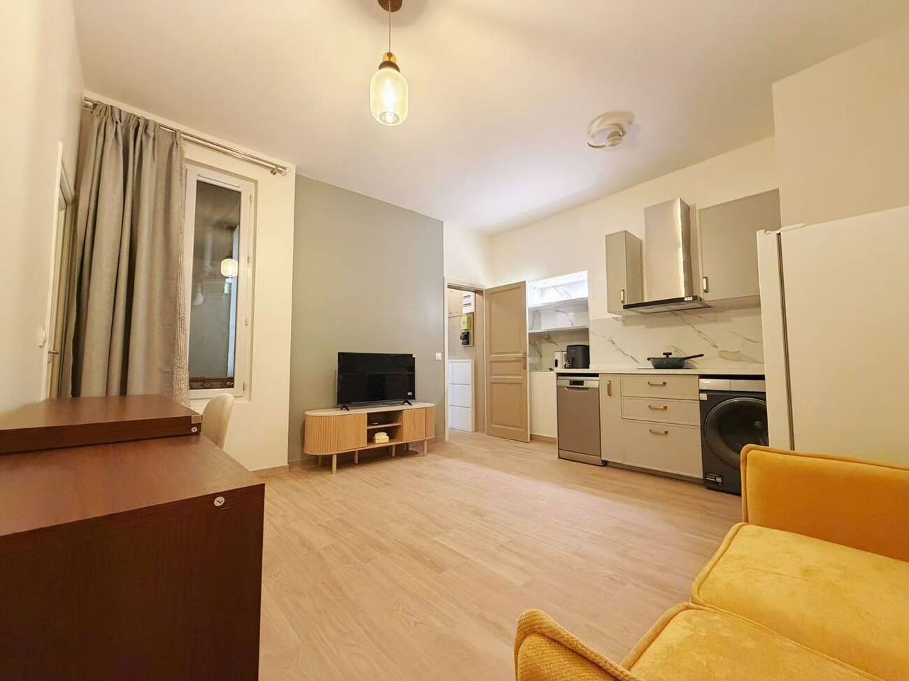 2-к квартира Париж 17, 17, 2380.00 EUR