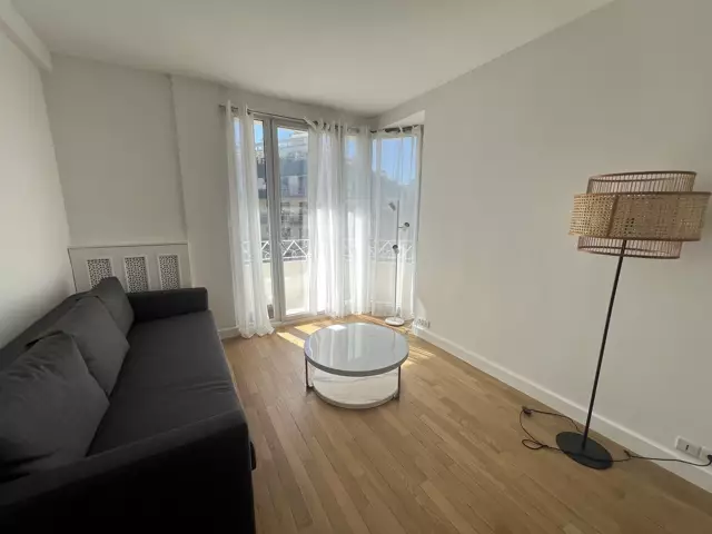 View two-room apartment, 16, 2200.00 EUR, photo 2