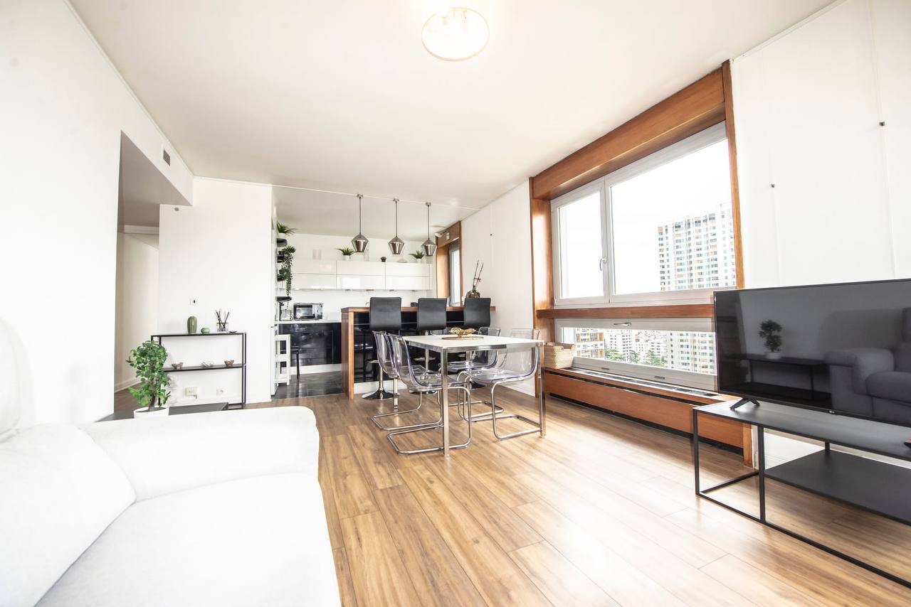 Apartamento de 4 habitaciones en el 15., 15, 4500.00 EUR